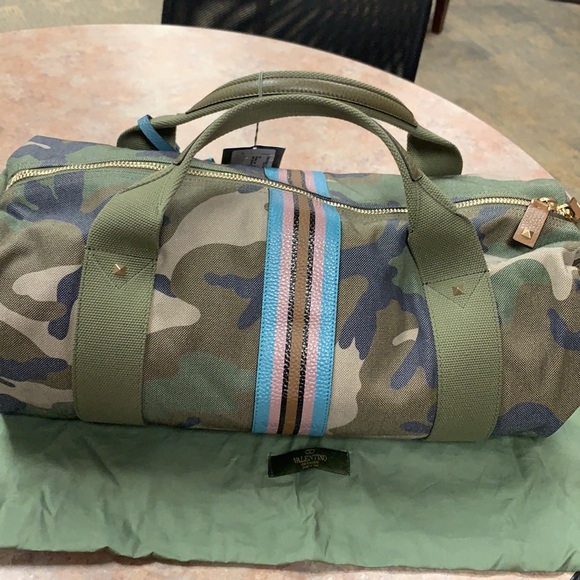 Authentic Valentino Garavani Overnight Bag NWT - Picture 3 of 12